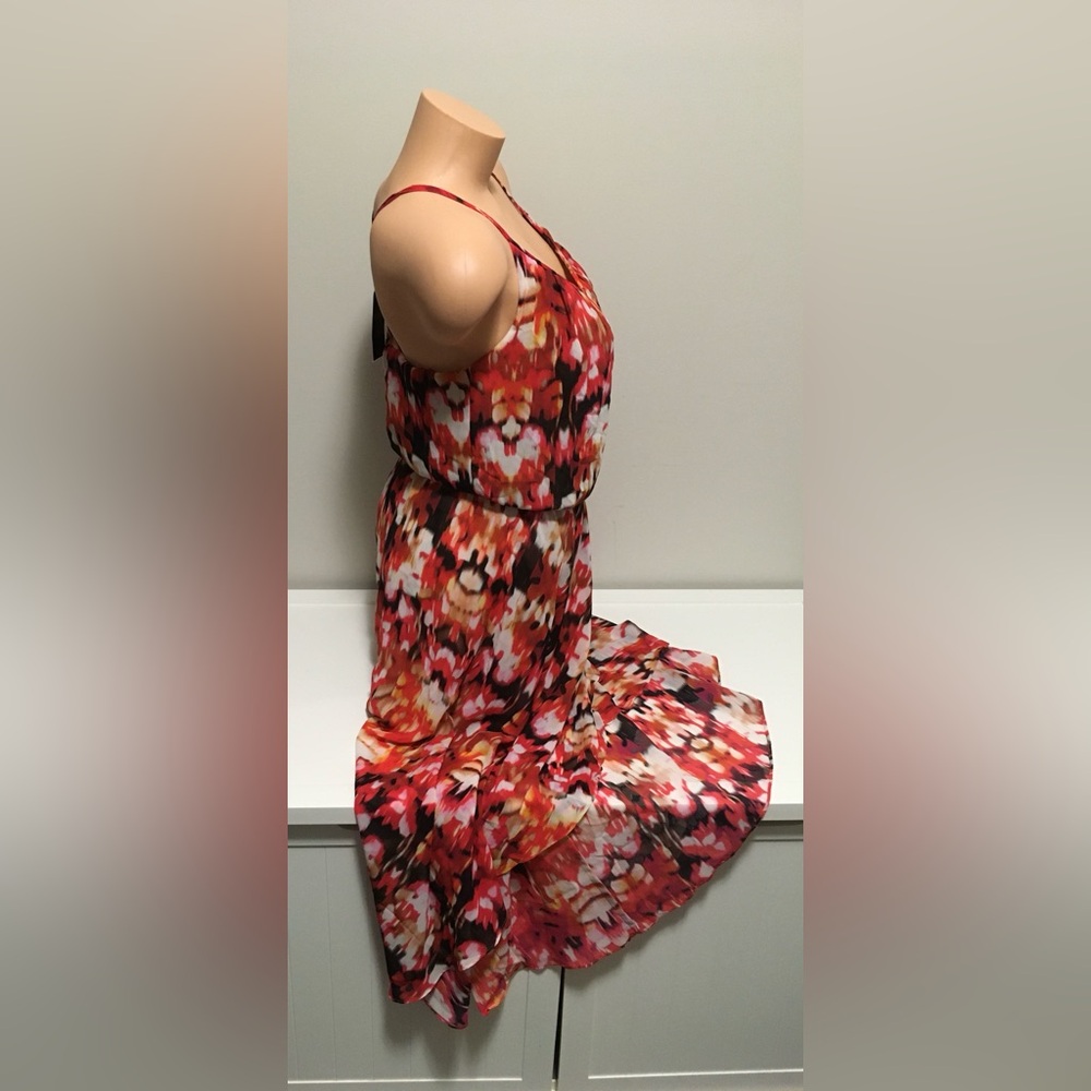 🆕GUESS - M - NWT - RED MULTI CHIFFON HIGH-LO / MAXI DRESS - Picture 11 of 16